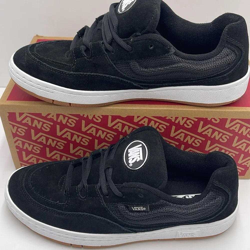 Vans Men’s Speed Ls Black/True White
VN000CTNBP6 Sneakers - Picture 2 of 16